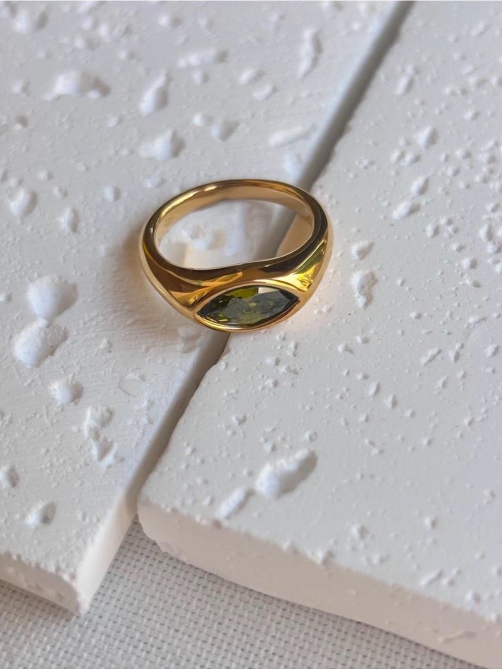 Vintage Style Gold-Plated Ring with Green Marquise Green Stone Size 7